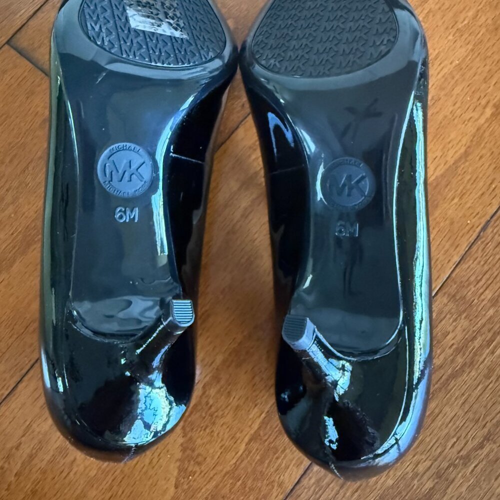 Michael Kors MK Flex Kitten Pump Black Patent BRAND NEW - Picture 4 of 8